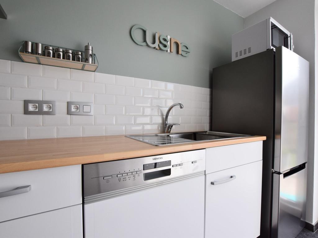 Modern Holiday Home In Bastogne With Fenced Garden Eksteriør bilde